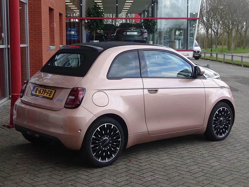 Pink Fiat 500e