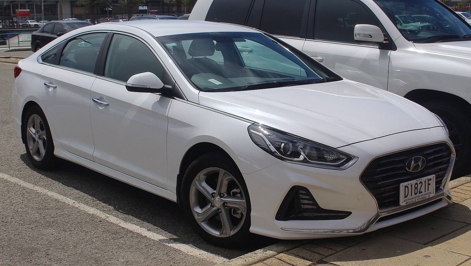 White Hyundai Sonata