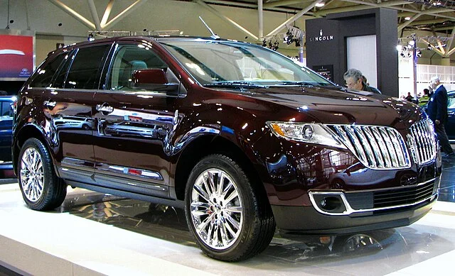 Lincoln MKX in a showroom