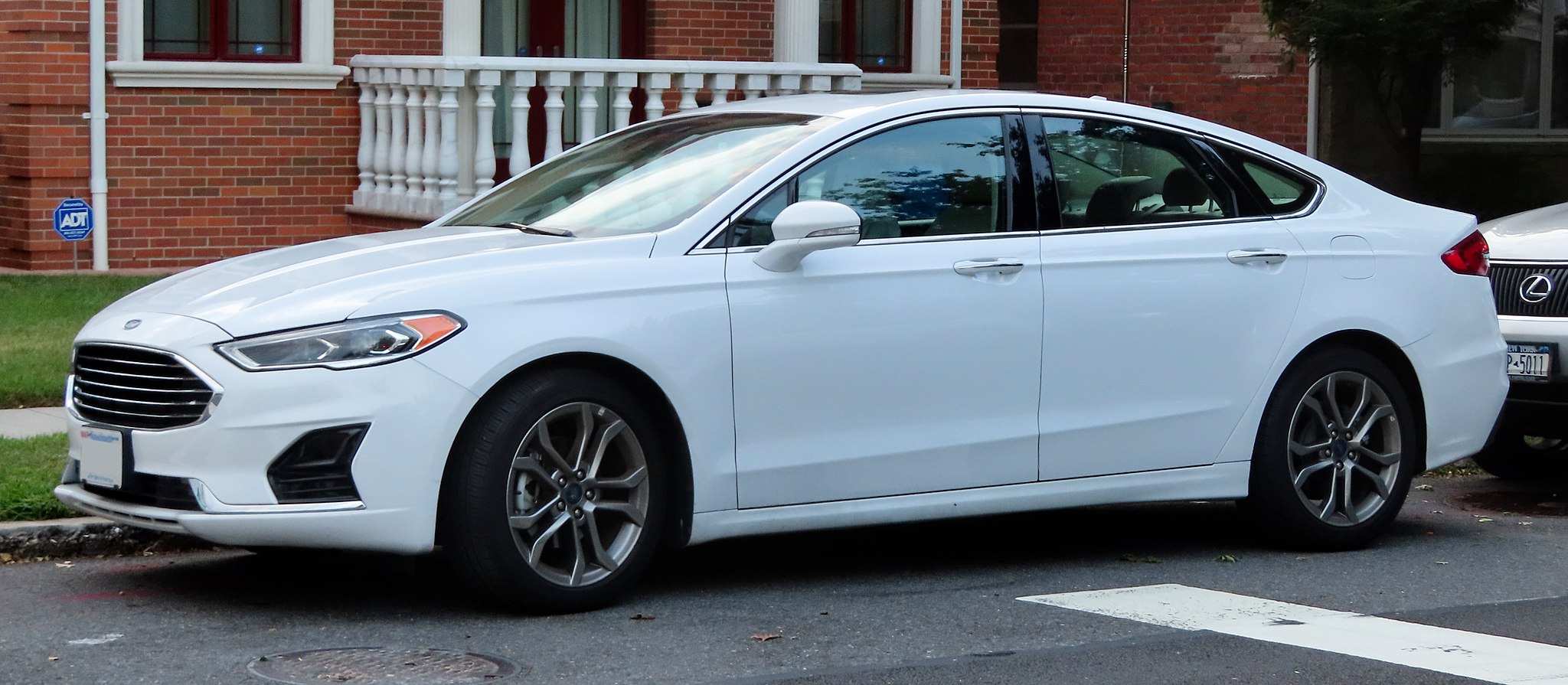 Photo of white 2019 Ford Fusion