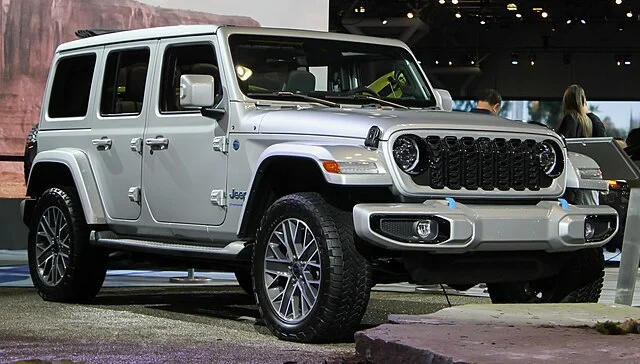 Silver 2024 Jeep Wrangler