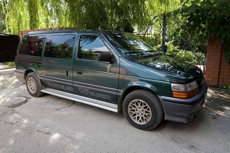 Green Chrysler Voyager