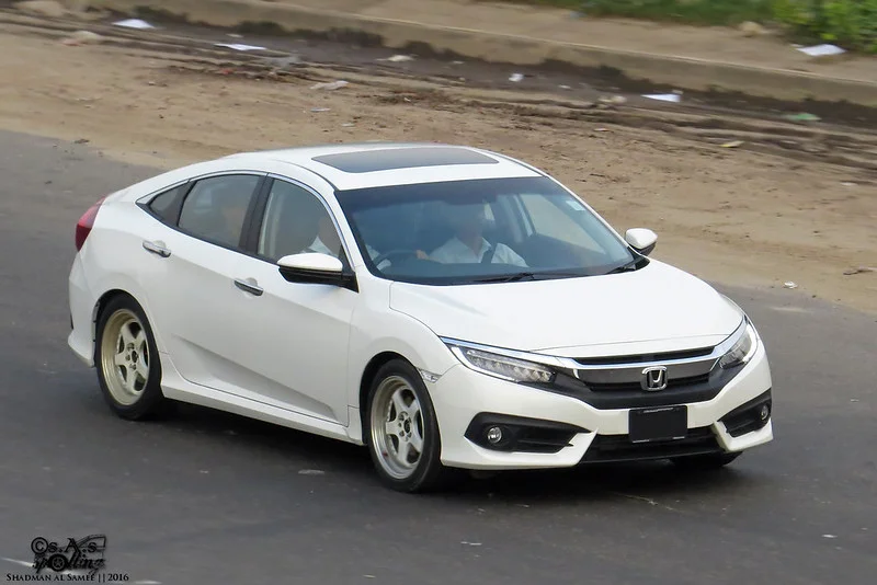 White 2016 Honda Civic 
