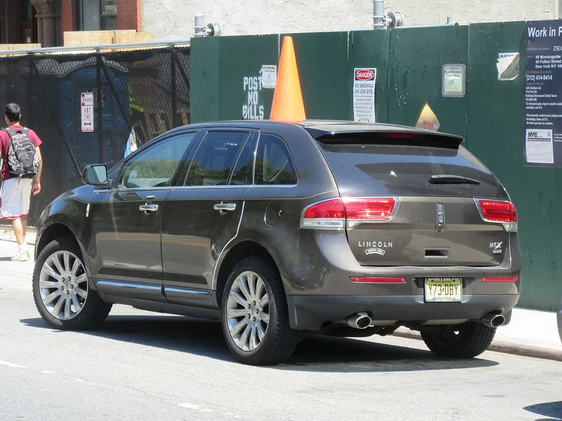 Silver Lincoln MKX