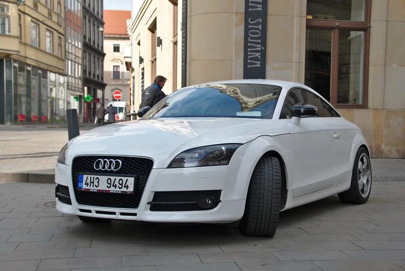 White Audi TT