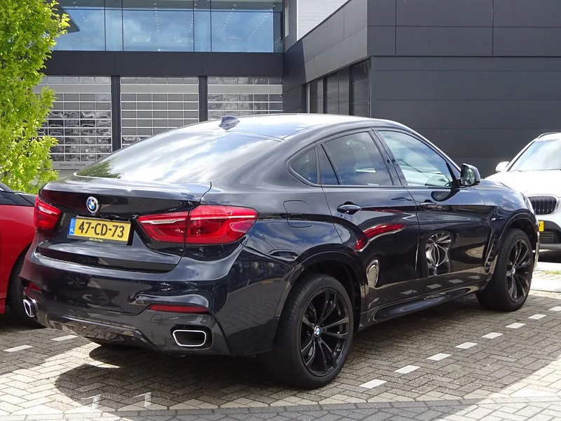 Black BMW X4
