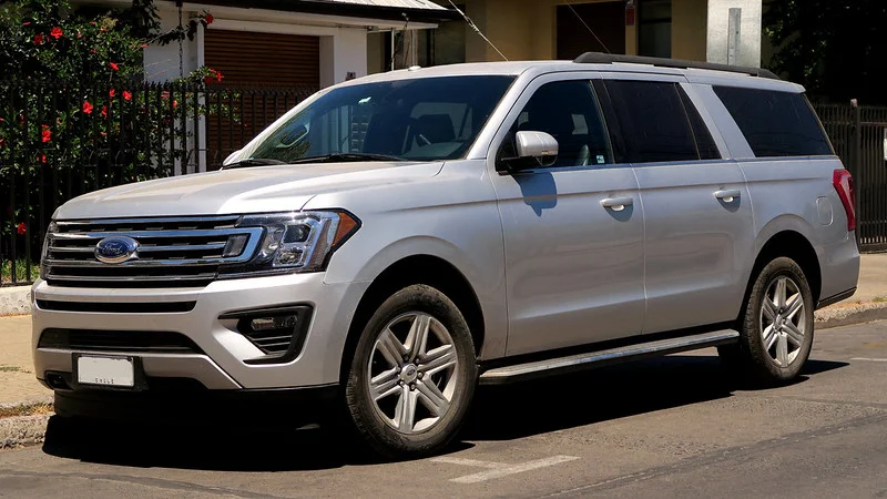 Silver Ford Expedition