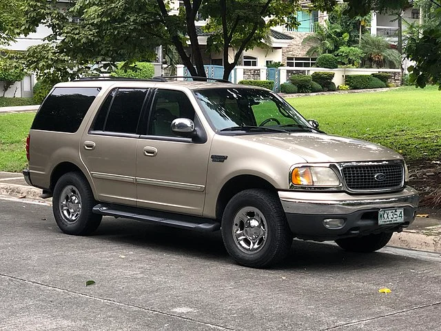 Ford Excursion Years to Avoid: Essential Buyer’s Guide
