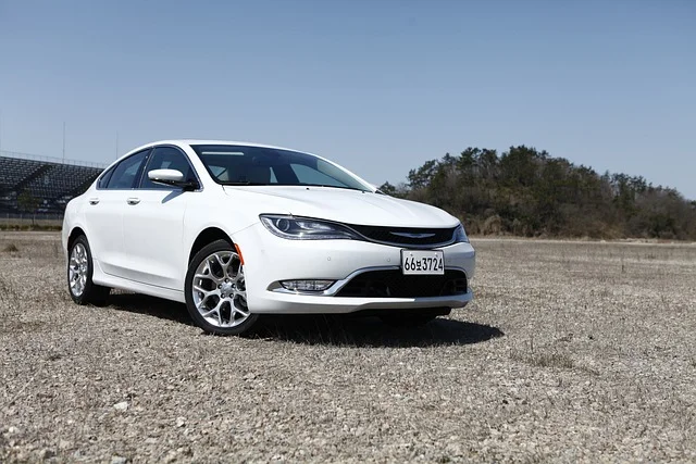 White Chrysler 200