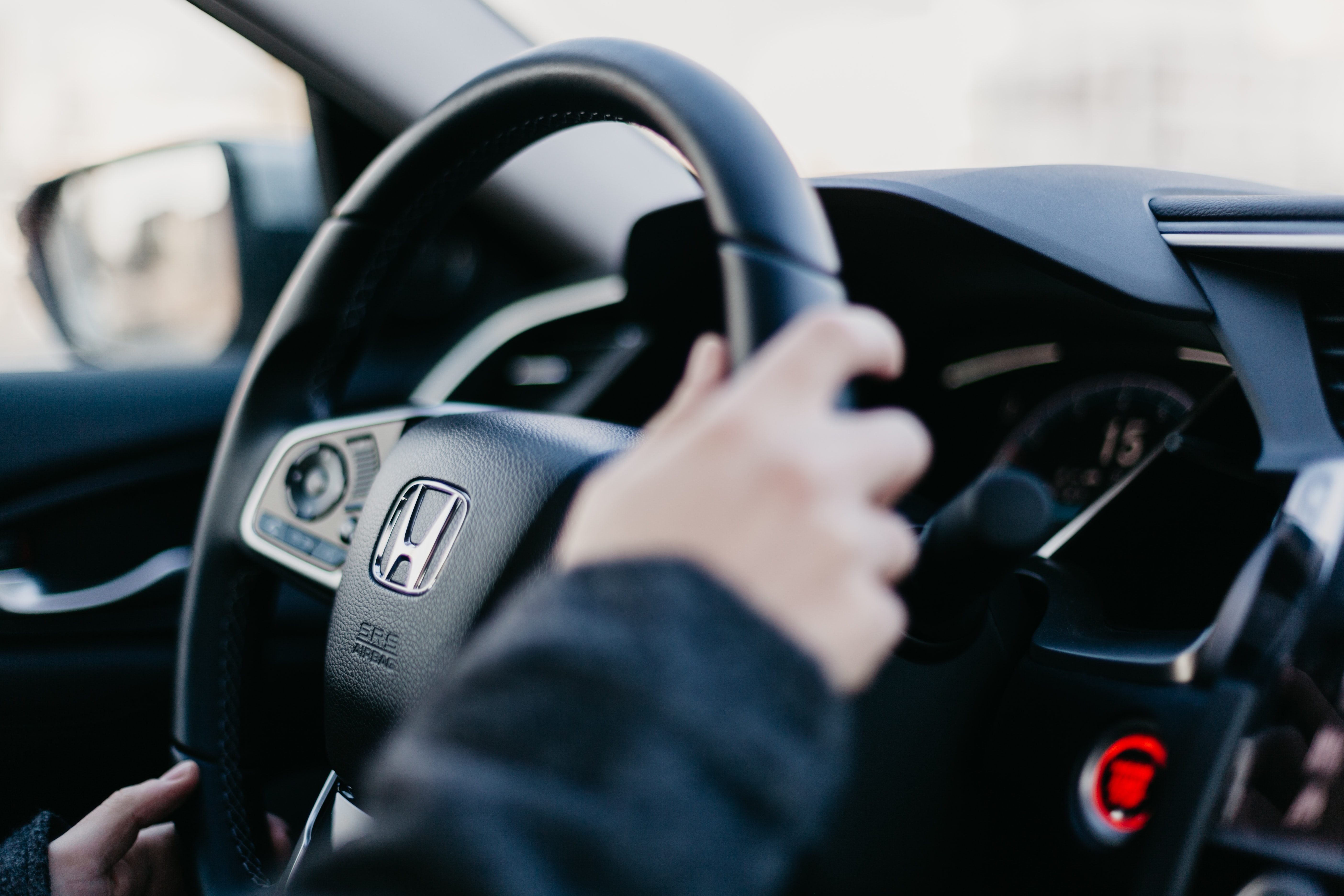 steering wheel of honda car