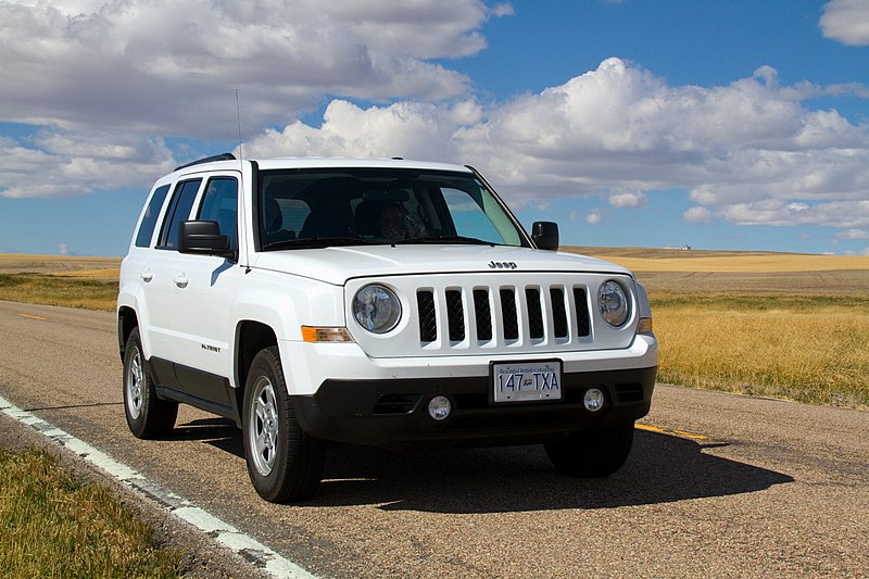 white jeep patriot