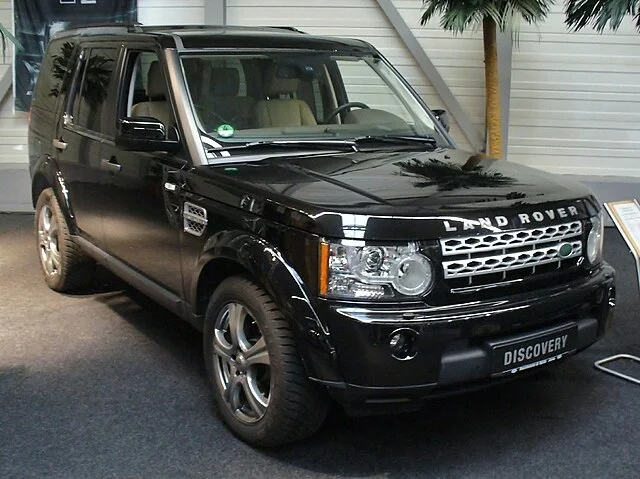 Black Land Rover LR4