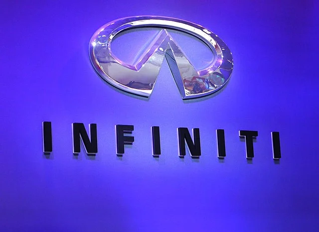 Infiniti logo